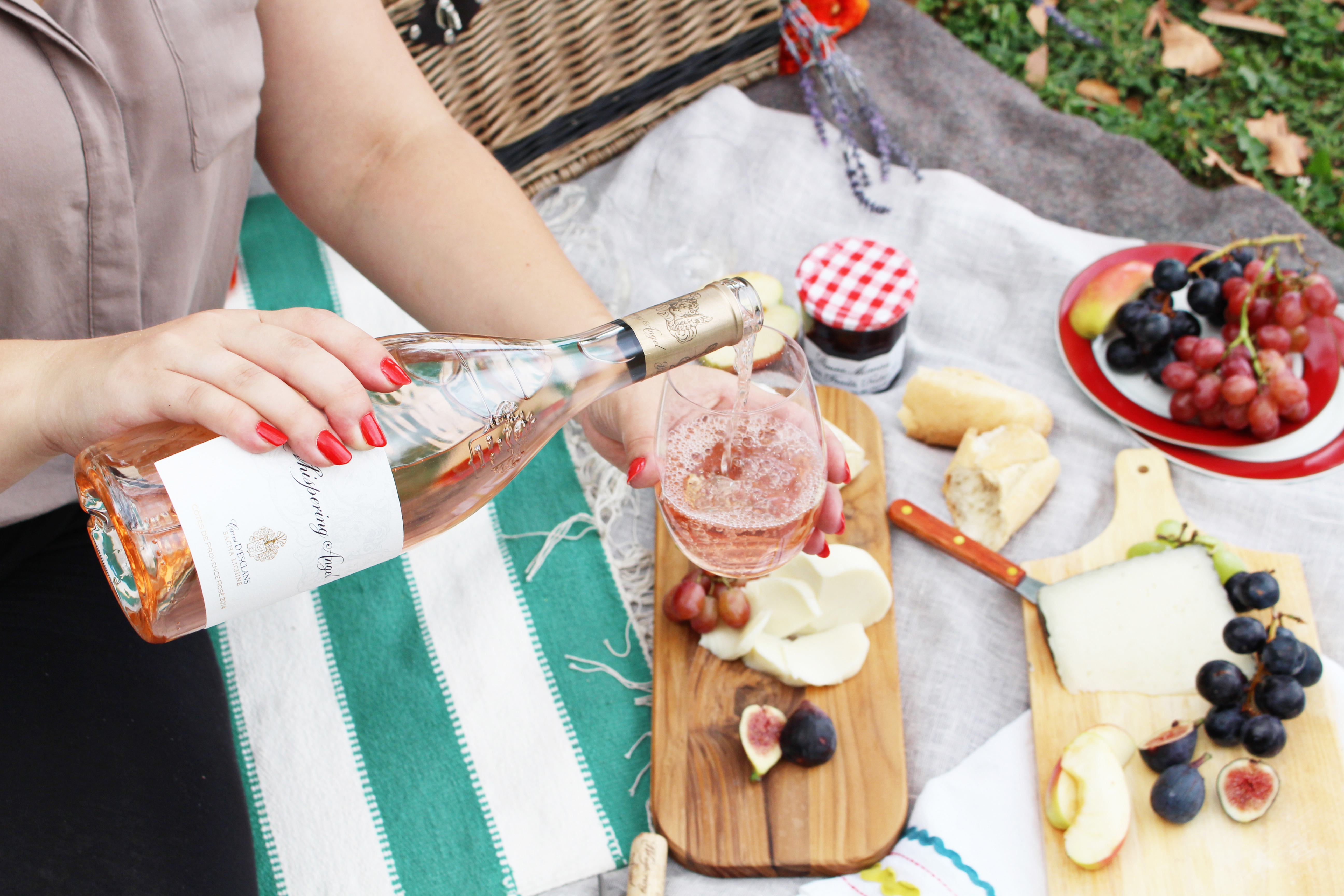 Products to Trick Out Your Wine Country Picnic 