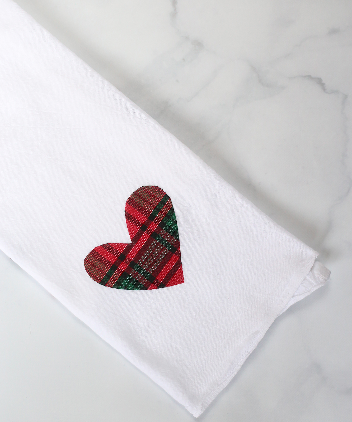 We decided to take something functional- like tea towels- and make them over in holiday style // Lily & Val Living