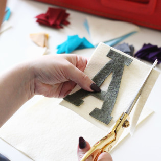 DIY Holiday Felt Banners DIY Holiday Felt Banners