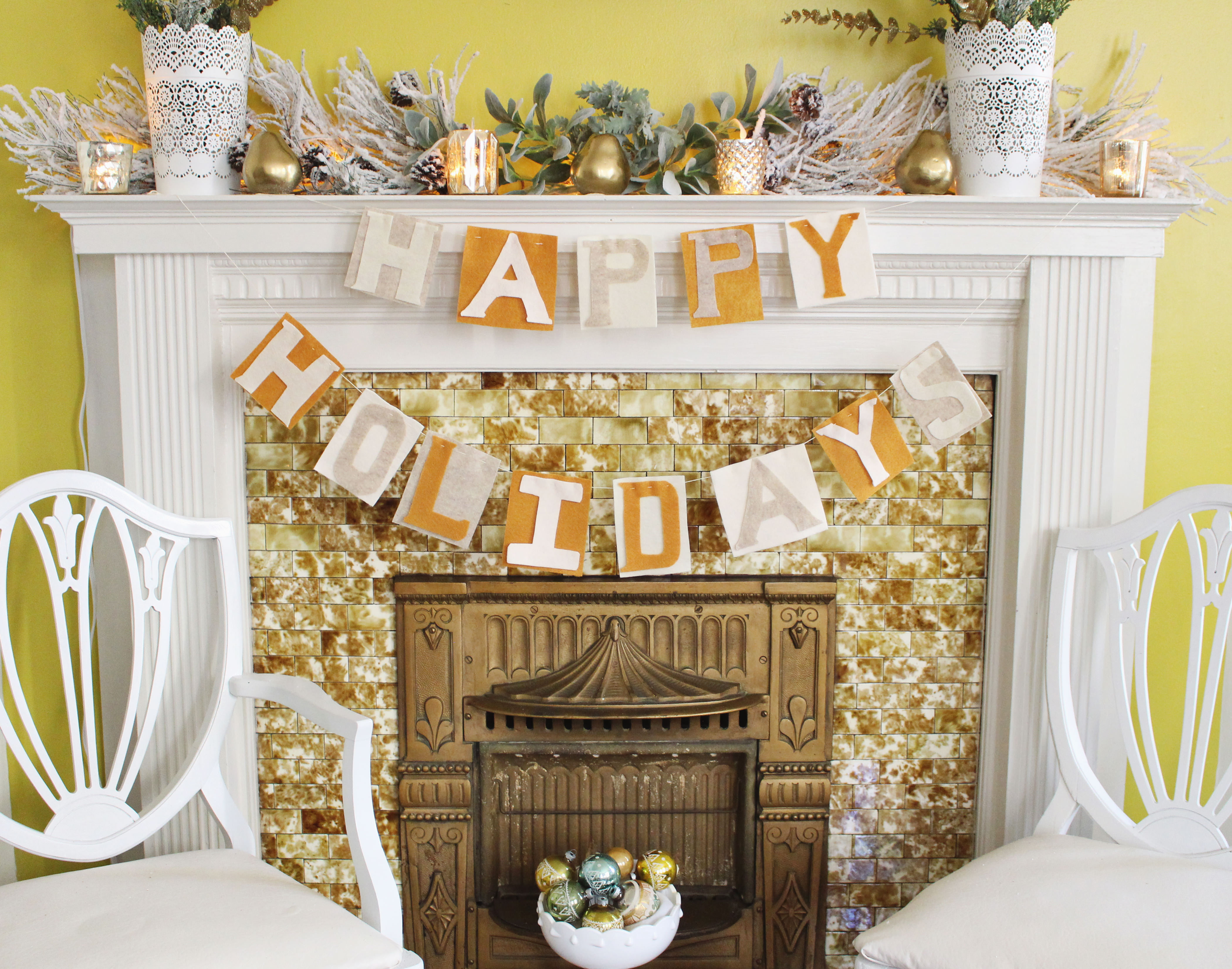 Happy Holidays DIY felt banner mantel display