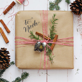 4 Kitchen-Themed Gift Wrapping Ideas 4 Kitchen-Themed Gift Wrapping Ideas