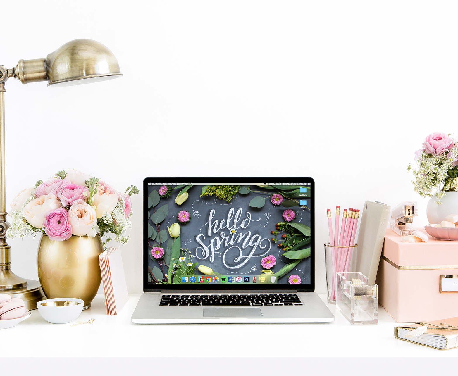 Update your computer background for Spring! Free downloads on Lily & Val Living!
