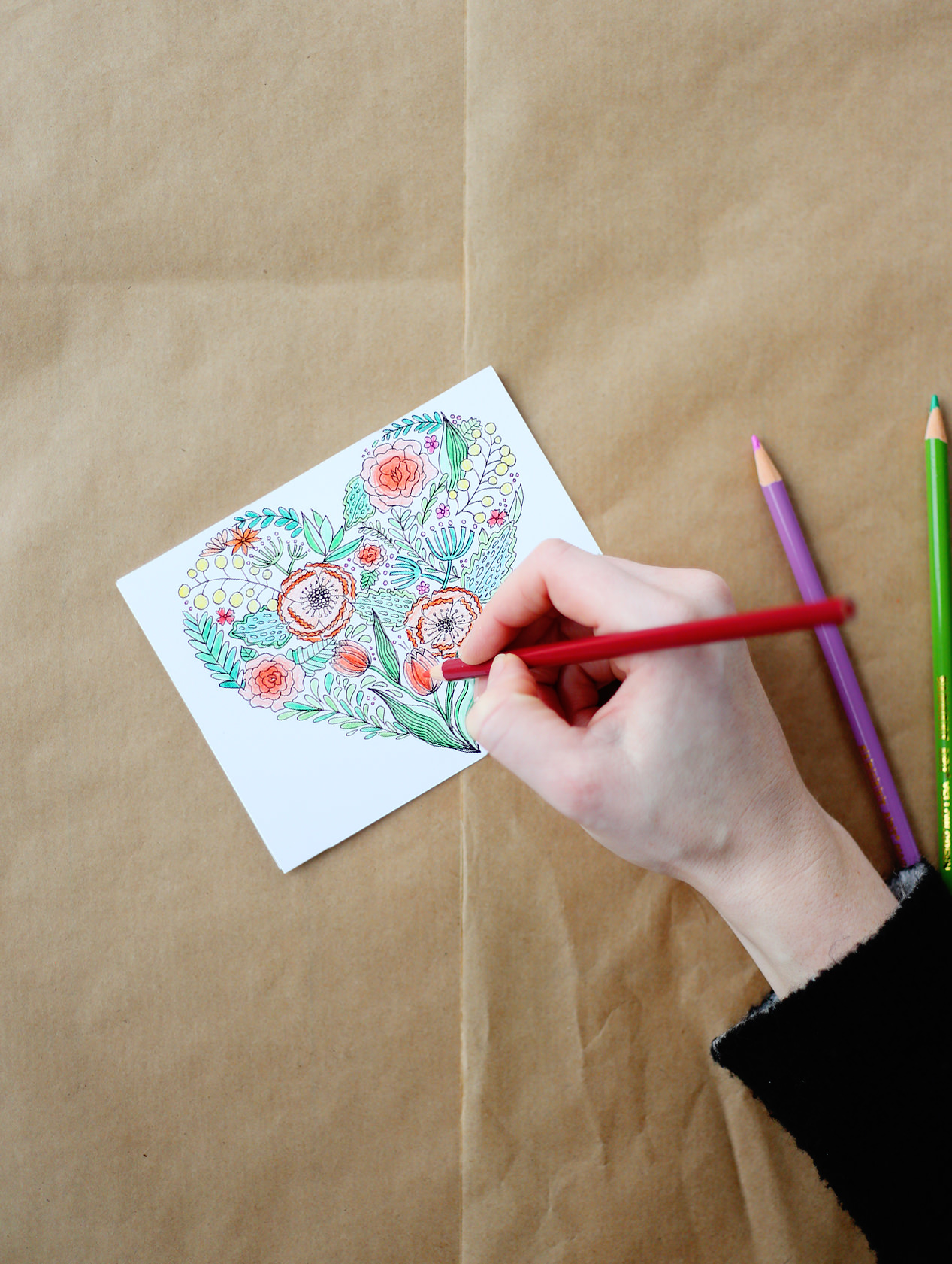 Adult coloring book meets snail mail - introducing the Lily & Val coloring notes. Inject with color and send a note to those you love! Available on lilyandval.com!