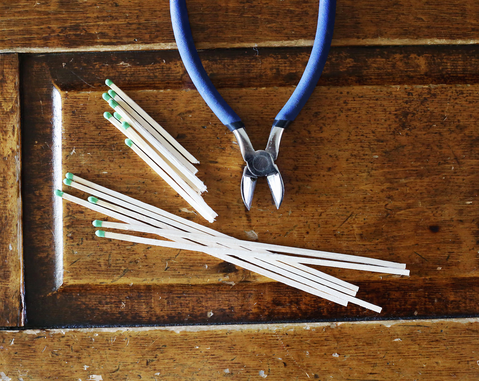 Make your own matchstick jar by cutting down those long outdoor matchsticks and displaying them in a glass jar! More tips on Lily & Val Living!
