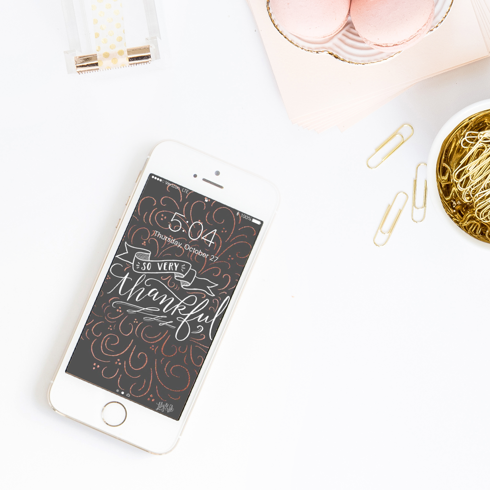 decorate your tech for November with Lily & Val free hand drawn wall paper