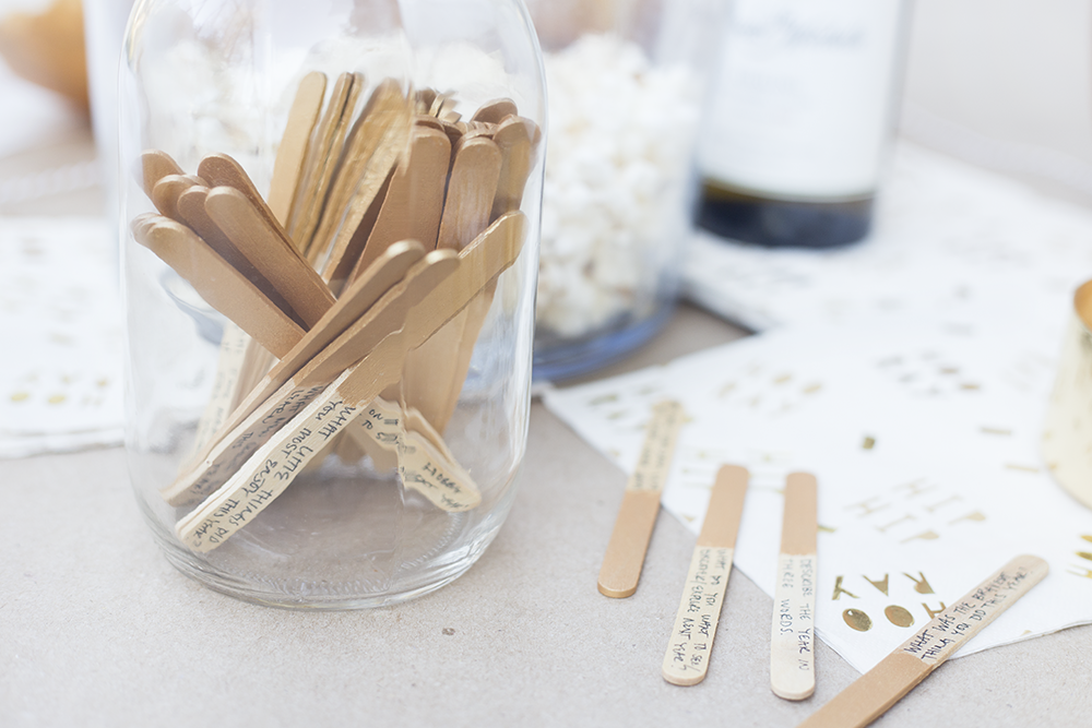 Need inspiration for your New Year's Eve in? We've got you covered with 3 ideas for an evening celebrating at home. Try gold painted balloons, stove-popped popcorn, and a reflection jar! Click through to read! 