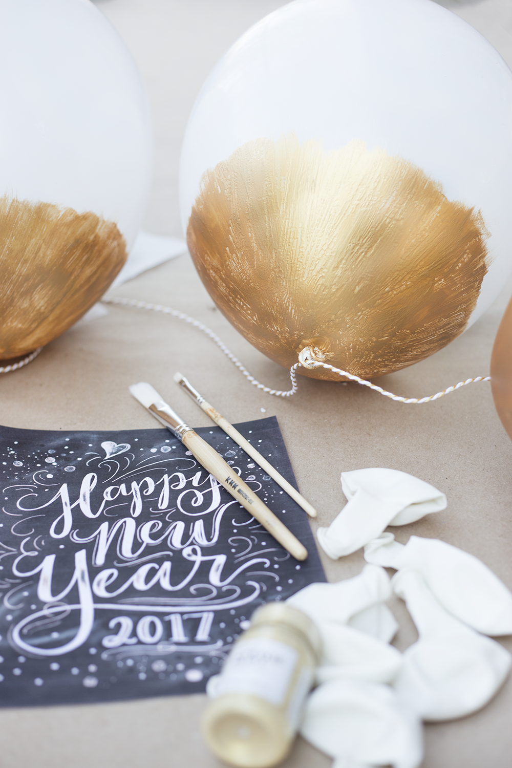 Need inspiration for your New Year's Eve in? We've got you covered with 3 ideas for an evening celebrating at home. Try gold painted balloons, stove-popped popcorn, and a reflection jar! Click through to read! 