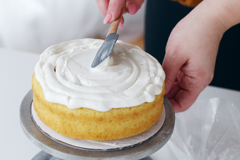 How To Ice A Cake Like A Pro Lily & Val Living