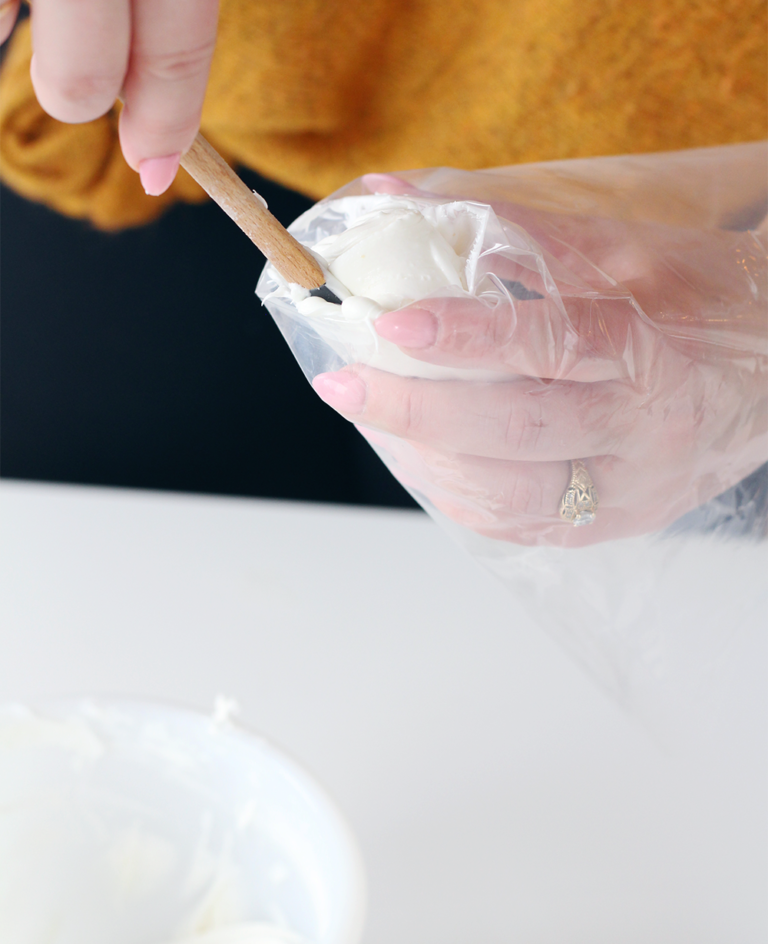 How To Ice A Cake Like A Pro Lily & Val Living