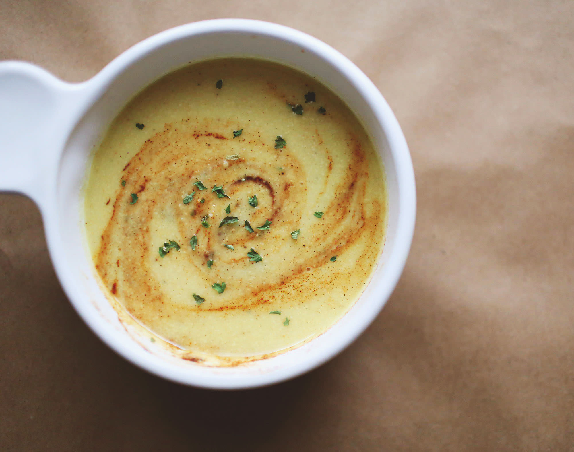 Creamy and delicious, this cauliflower soup is perfect for your healthy diet! 