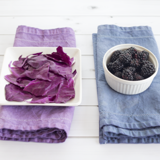 DIY Table Runner Using Natural Dyes DIY Table Runner Using Natural Dyes