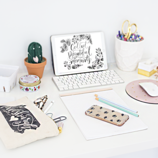 Spring Desk Refresh – 5 Tips to Reorganize Spring Desk Refresh – 5 Tips to Reorganize