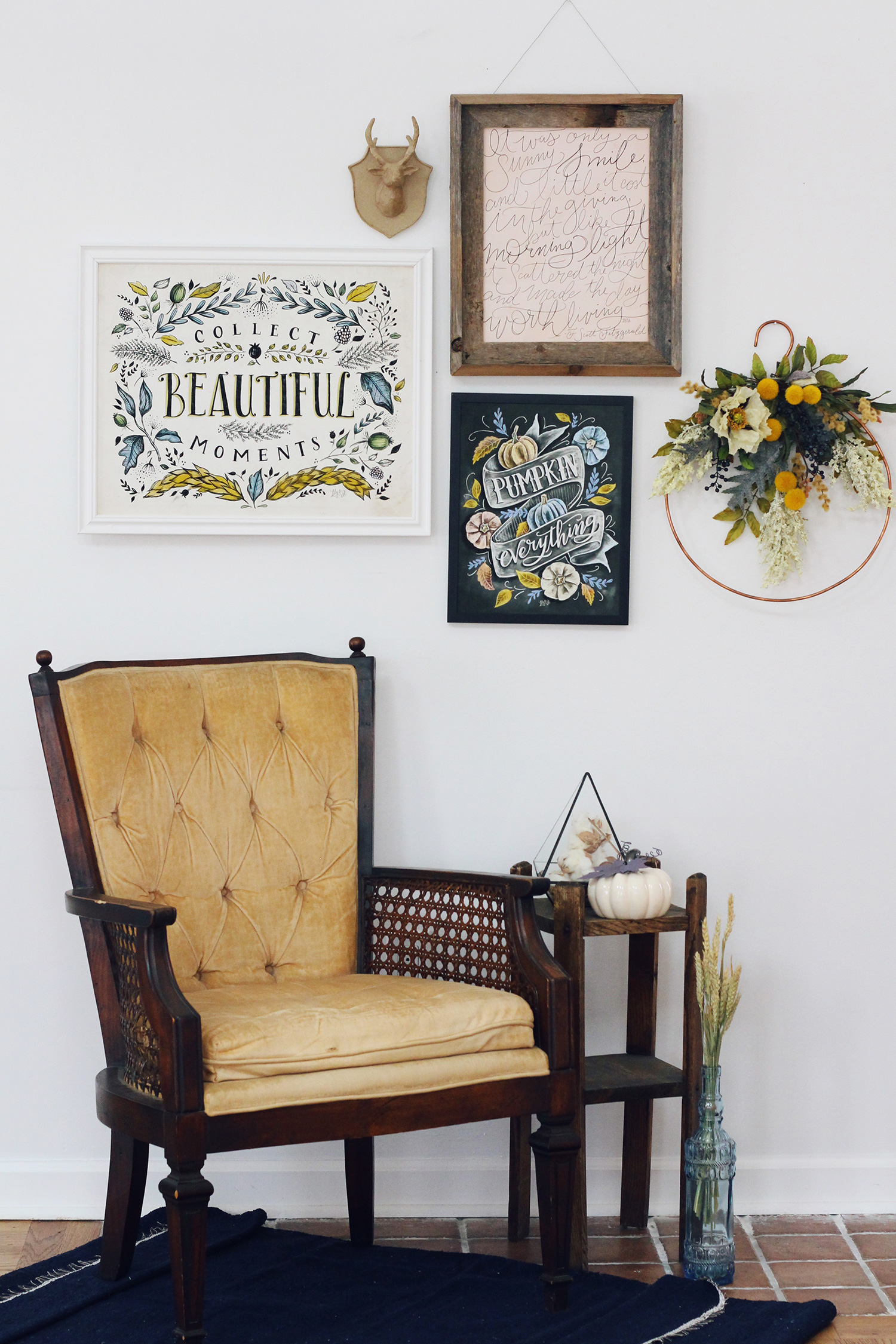 Fall Gallery Wall Inspiration | 3 tips for putting together a Fall Gallery Wall | Lily & Val fall decor