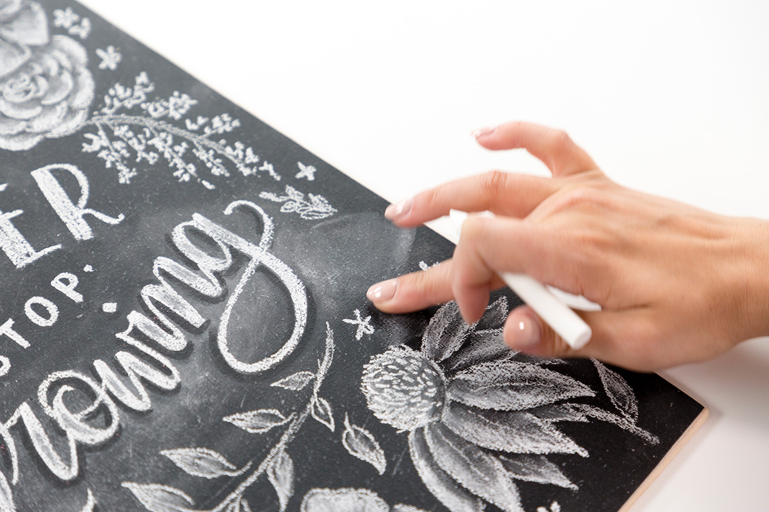 Intro to Chalk Illustration Online Class with Valerie McKeehan! Learn how to draw beautiful flowers in chalk and make a sign!