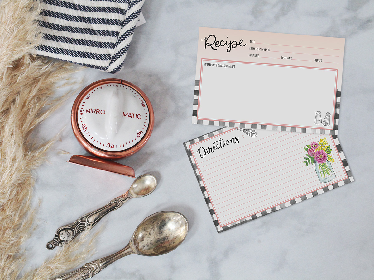 A farmhouse gingham loose recipe card for your favorite recipes 