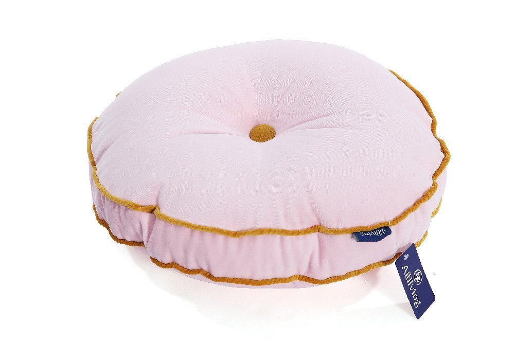 Pink Velvet Pillow for a Spring Refresh
