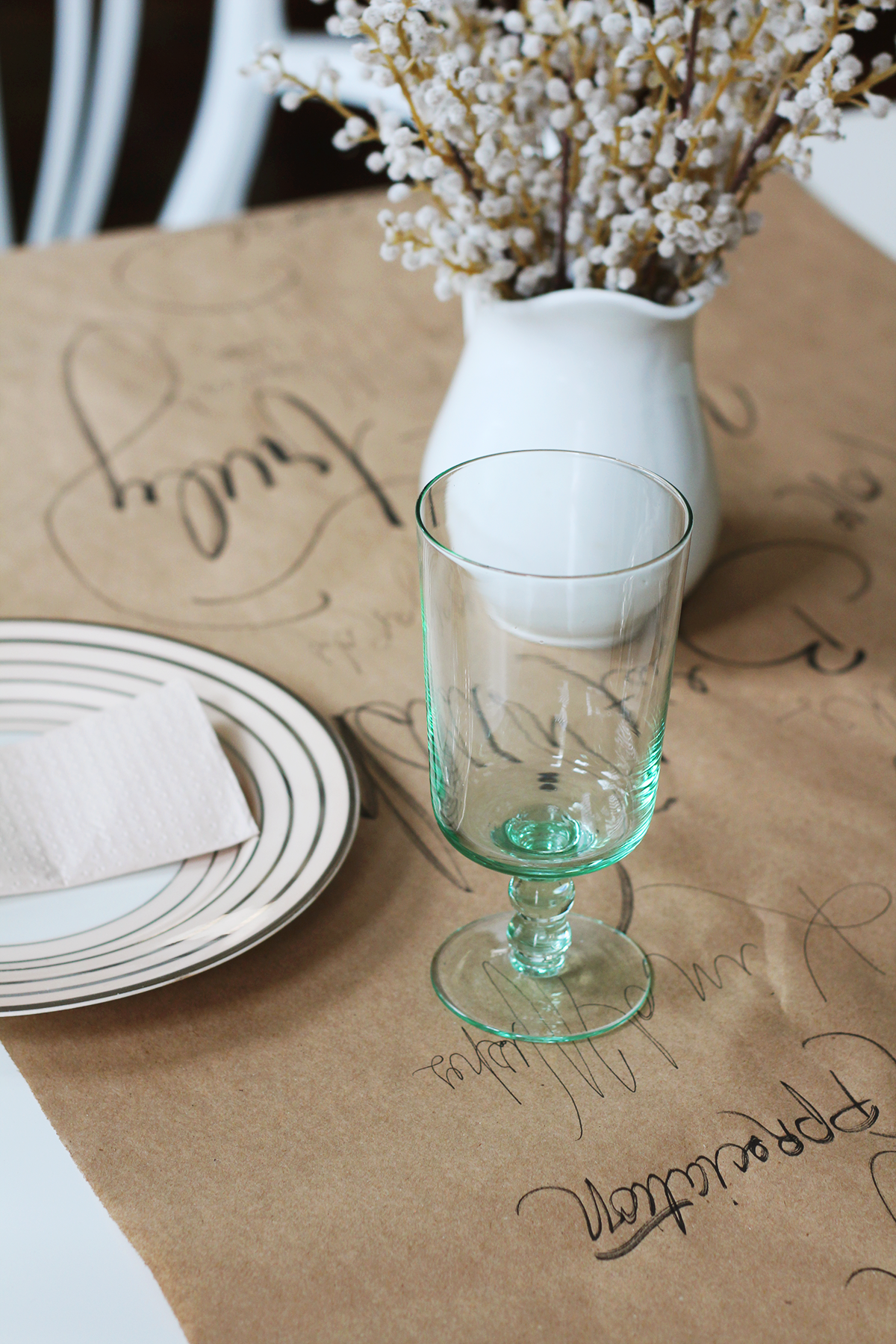 hand painted table runners on brown paper! so chic! and super cute!