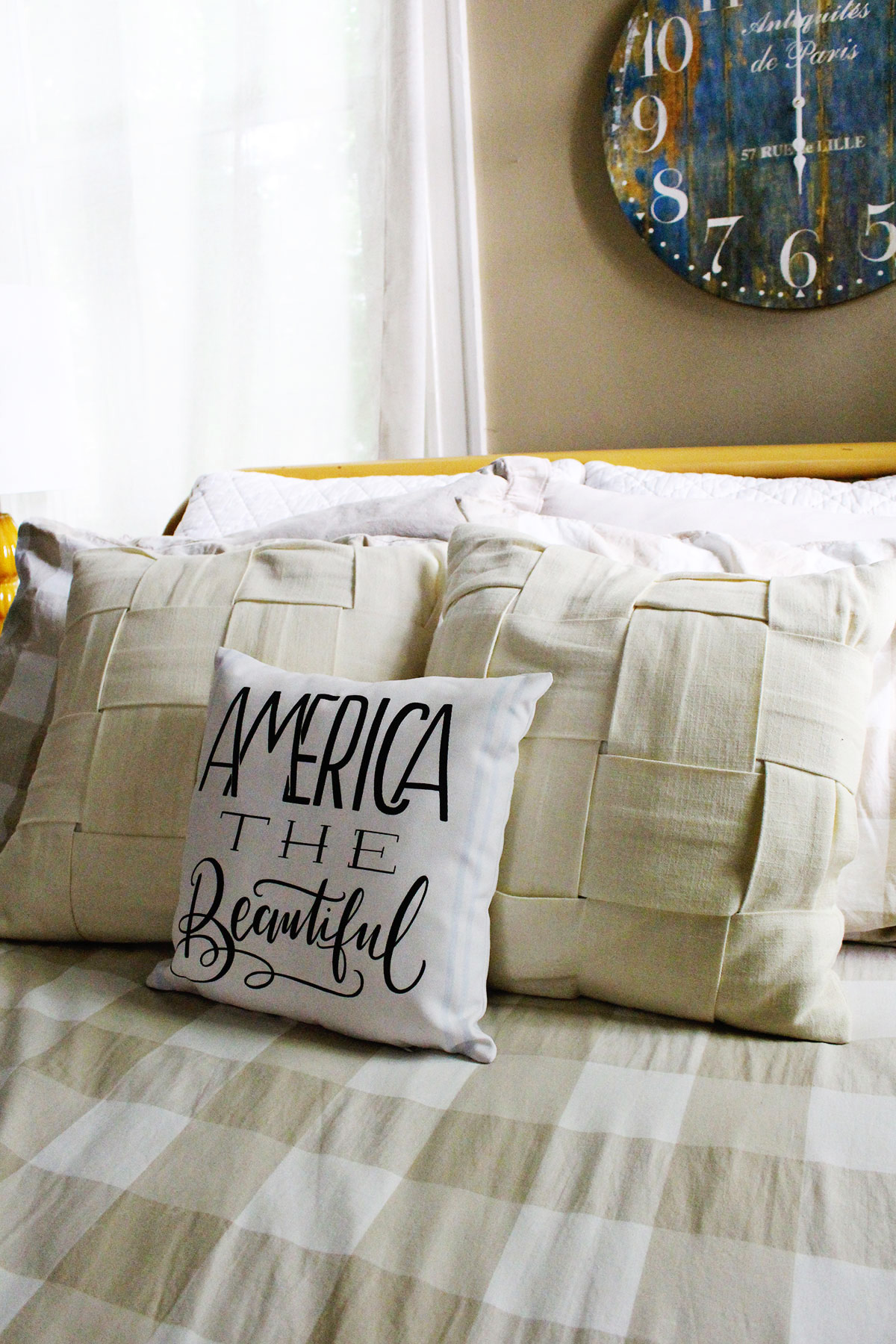 4 Tips for Decorating With Throw Pillows In Your Bedroom - Lily