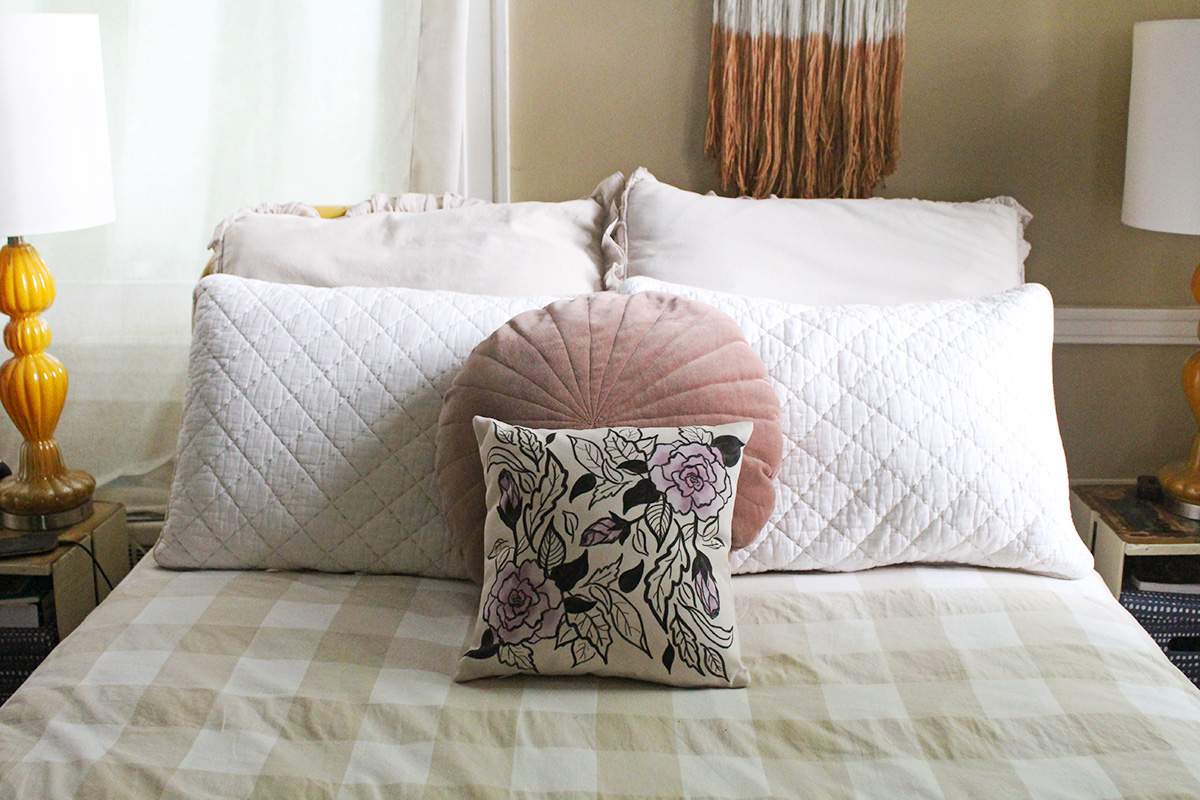 Bedroom throw online pillows