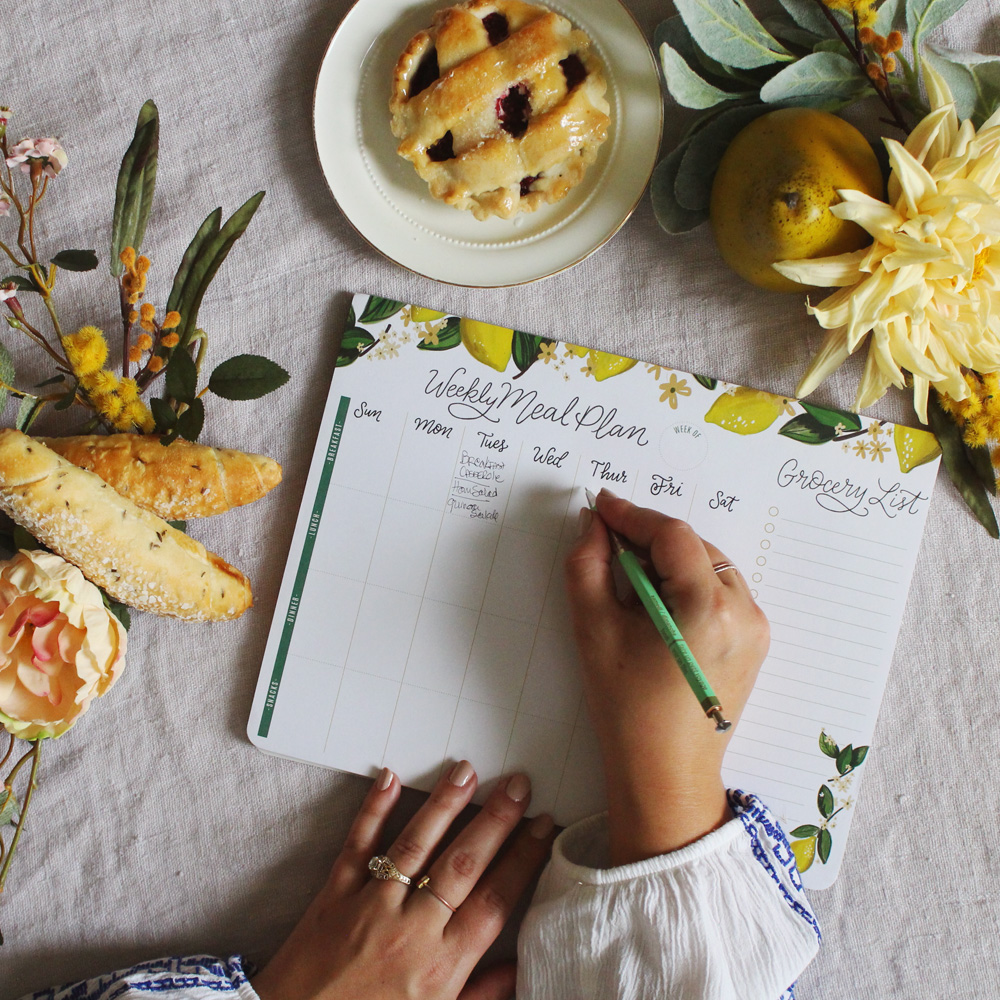 Organize your Weekly Meals with These Cute & Functional Meal Planner Pads