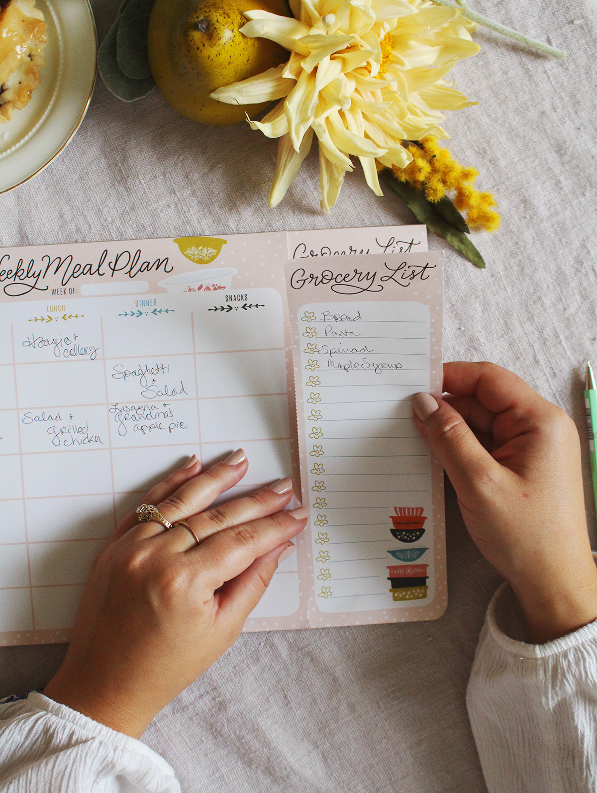 Organize your Weekly Meals with These Cute & Functional Meal Planner Pads