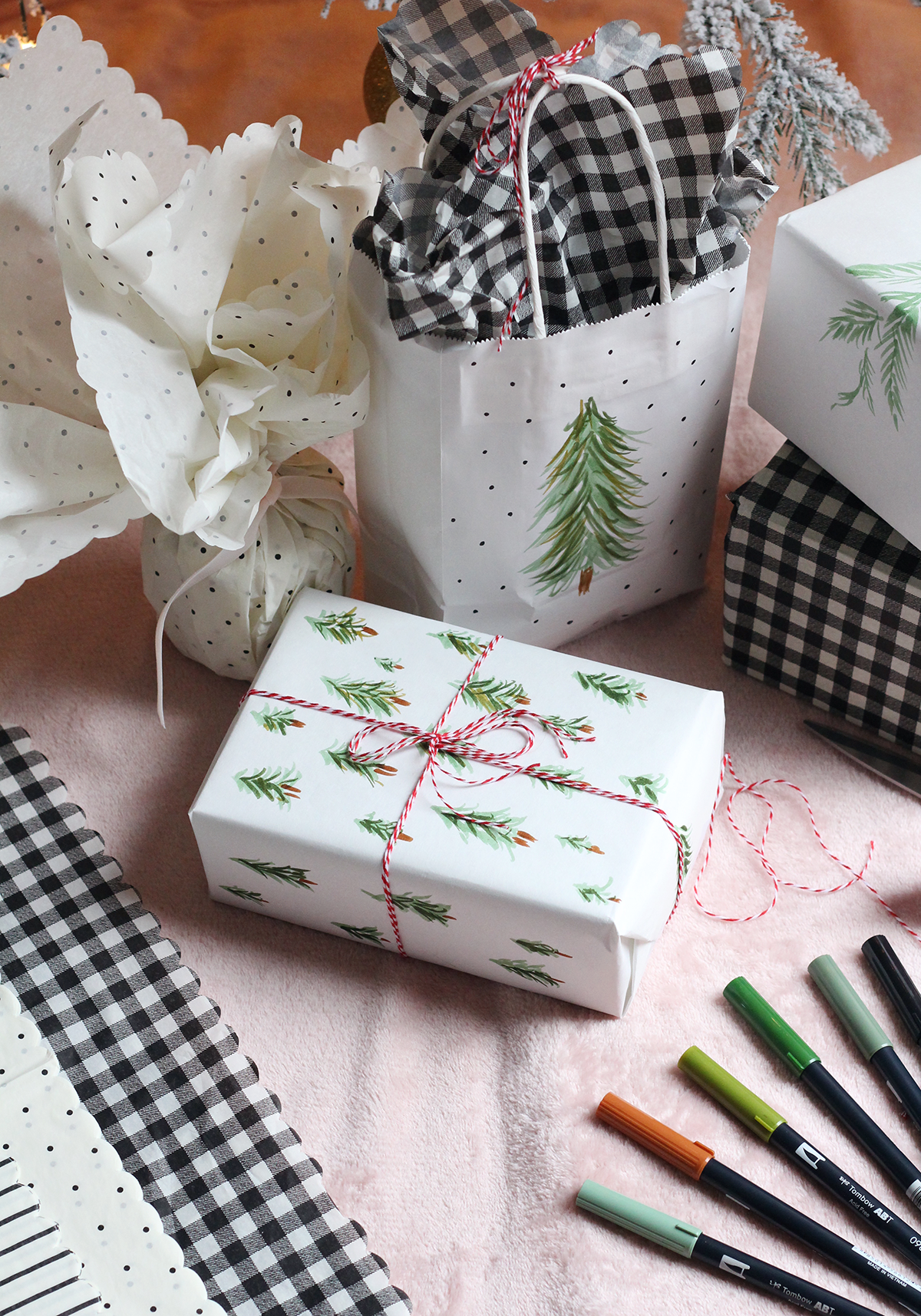 Simple DIY Holiday Gift Wrapping Idea 