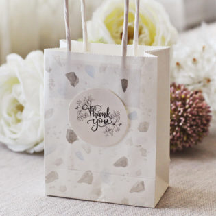 Wedding Favor Bag DIY Using Our Printable Labels and Tags Wedding Favor Bag DIY Using Our Printable Labels and Tags