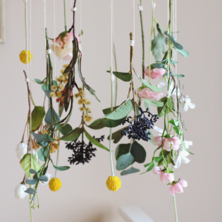 DIY Hanging Flower Mobile DIY Hanging Flower Mobile