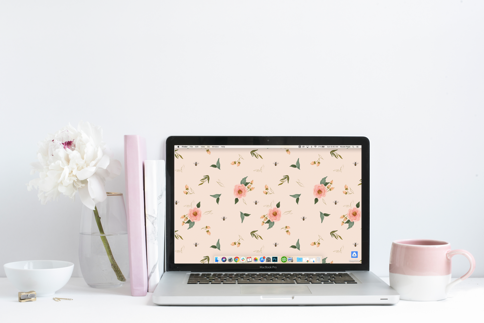 March's "Floral & Bee" Desktop Download