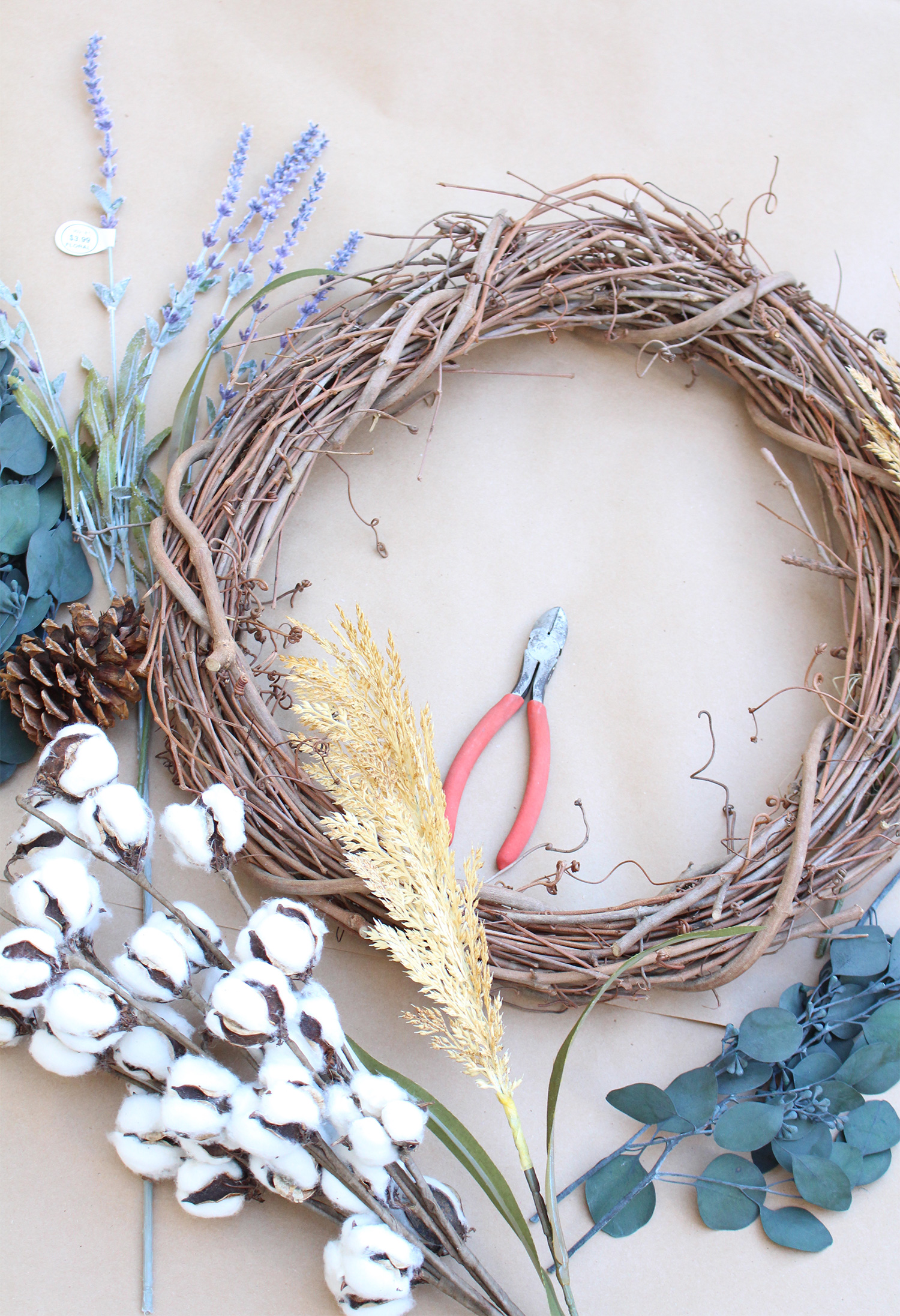 Raw cotton decor is beautiful, rustic, and cozy. Follow these steps for making a raw cotton Fall wreath