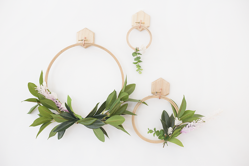 spring faux wreath | hanging wreath diy | modern floral wreath